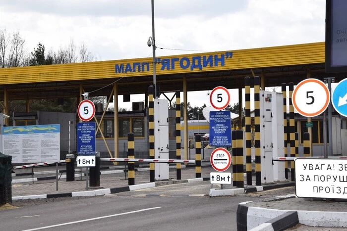 Через протест поляків перевізники масово уникають одного із пунктів пропуску