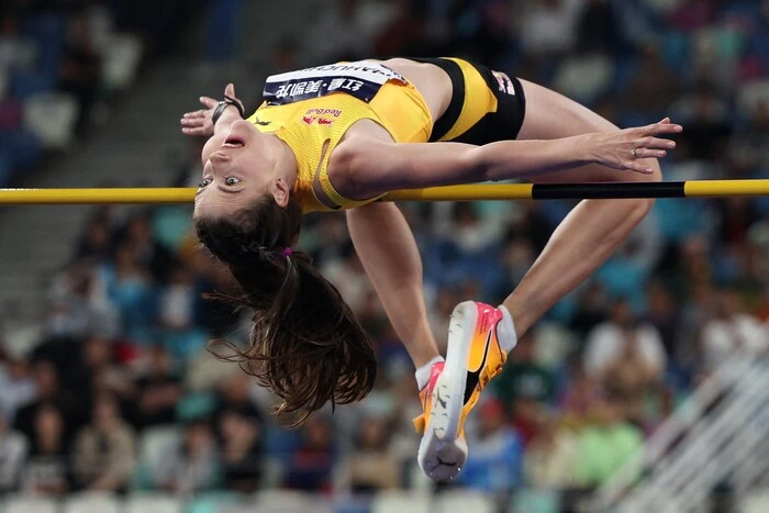 Athlete Mahuchikh with a season record