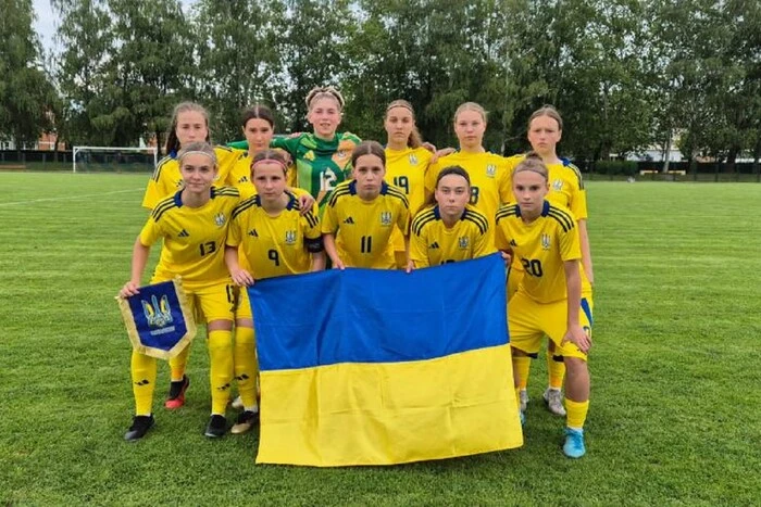 Девичья сборная Украины играет с Хорватией