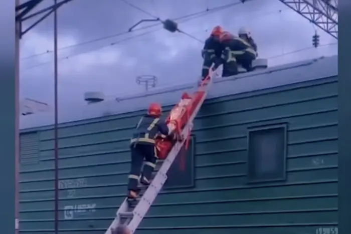 Rescuers saved a teenager on the roof