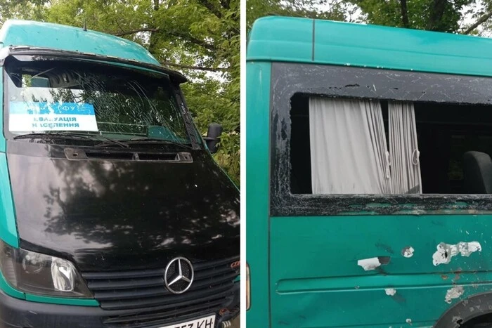 На Дніпропетровщине россияне сбросили взрывчатку с БПЛА на эвакуационный автобус