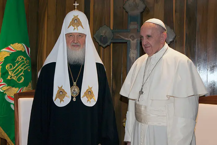 Biskup rzymskokatolicki zwrócił uwagę Ukraińcom, którzy niedoceniali antywojennych wysiłków papieża Franciszka
