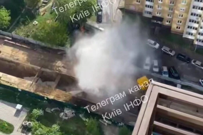 The territory of the metro construction site in Vynohradar is flooded