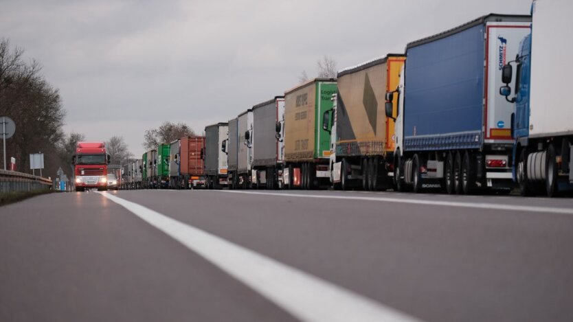 UE oficjalnie przedłużyła 'bezwiz transportowy' z Ukrainą: nowe zasady
