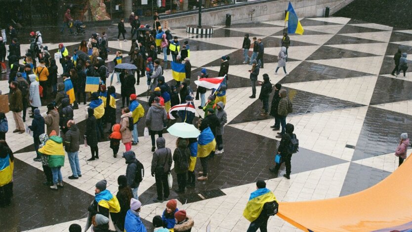 Od 900 do 32000 euro: europejski kraj drastycznie zwiększy wypłatę dla migrantów