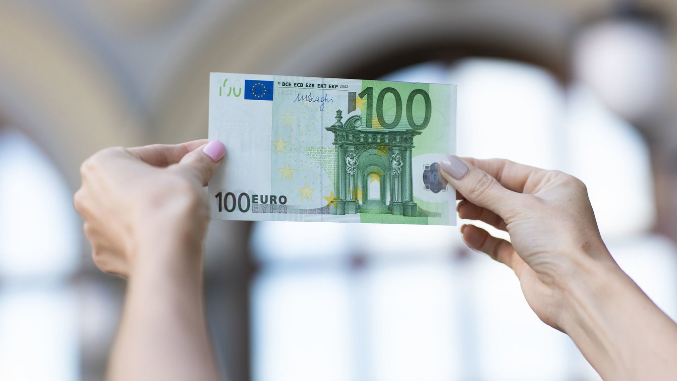 Inevitable problems — which euro banknotes Ukrainians should not keep