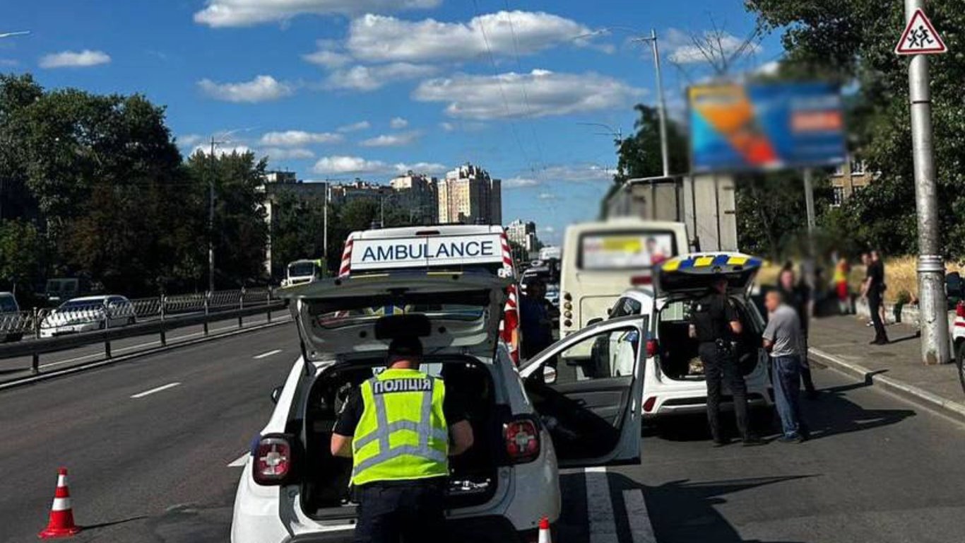 In Kiew gab es einen Unfall mit einem Minibus, bei dem über ein Dutzend Menschen verletzt wurden